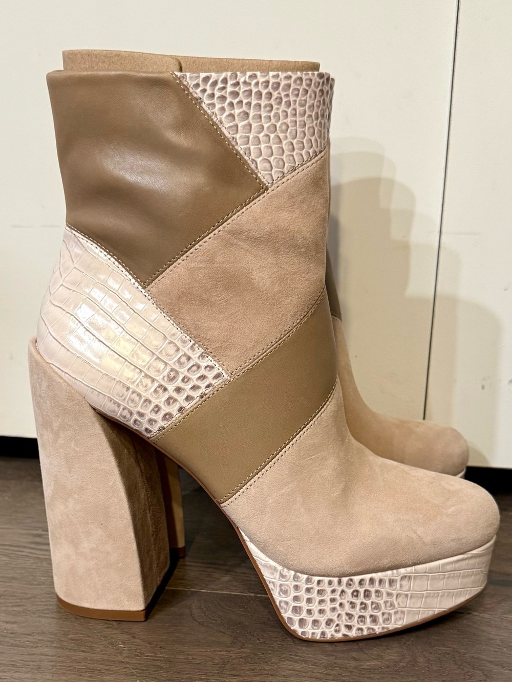 Vince Camuto Gilisama Platform Block Heel Ankle Boots. NWOT
